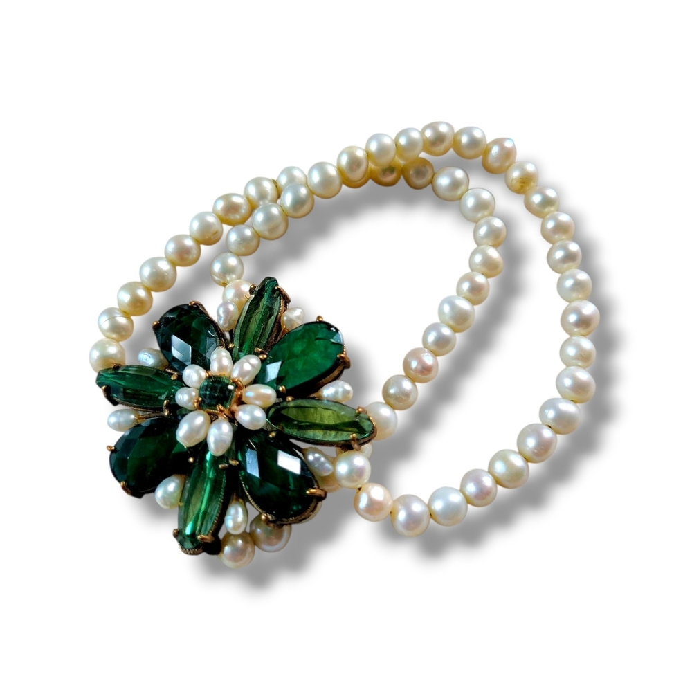 Pretty VTG White/Green Faux Pearl & Emerald Floral Crystal Stretch Bracelet